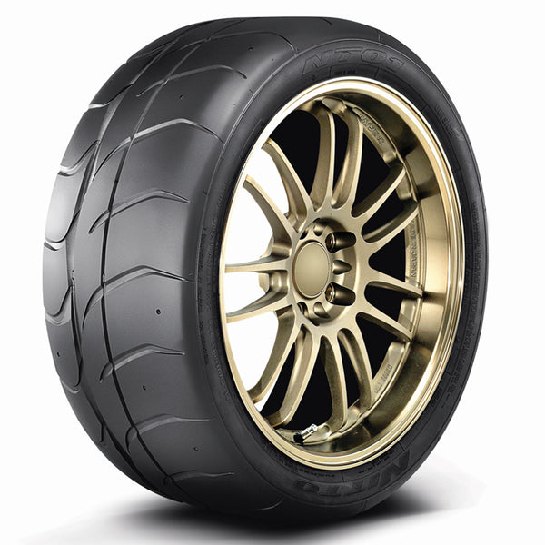 NT01 - 335/30R18 102W